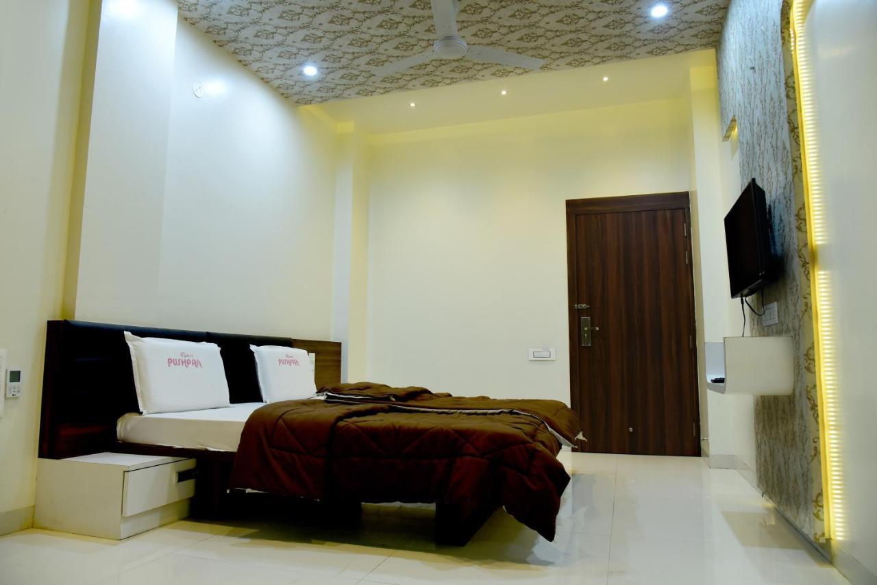 Hotel Pushpak Сатара Экстерьер фото